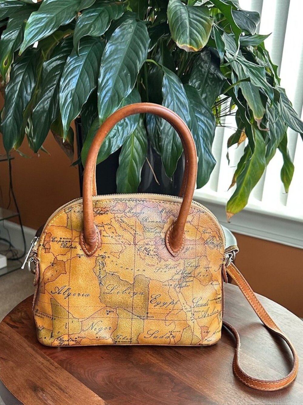 ALVIERO MARTINI Geo Classic Dome Bag, Honey Tan